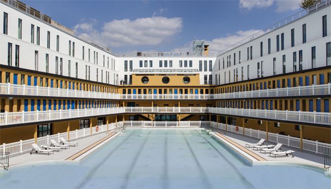 piscine-molitor-luxehotel-in-artdeco-zwembad-in-parijs-buitenbad