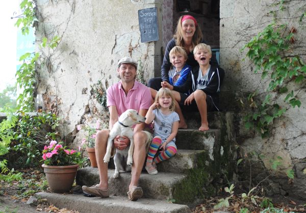 Nederlanders met safaritenten in de Creuse Limousin