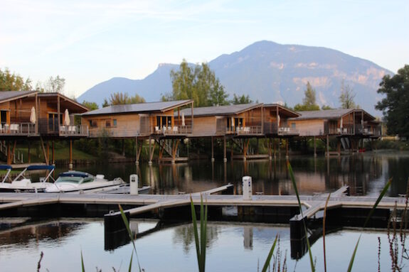 Trendy waterhuizen Chanaz-Savoie