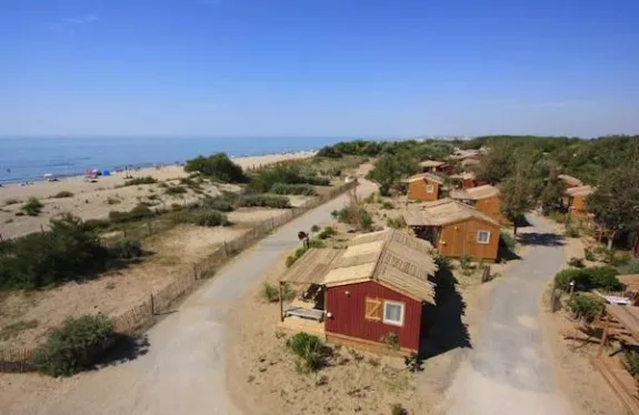 Le Sérignan Plage, familiecamping aan zee met glamping en spa