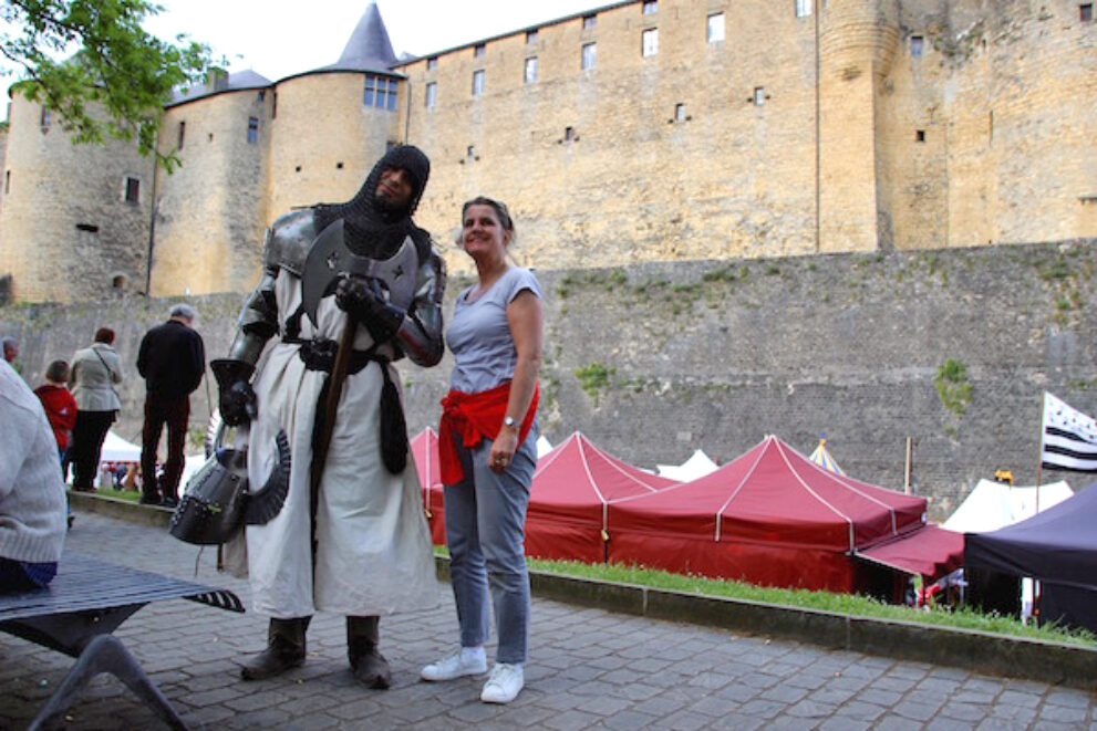 Josee en haar ridder in het kasteel van Sedan, Ardennen
