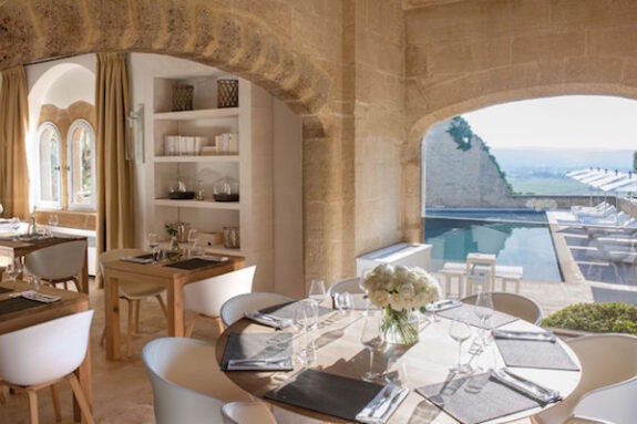Le Vieux Castillon pool-salon