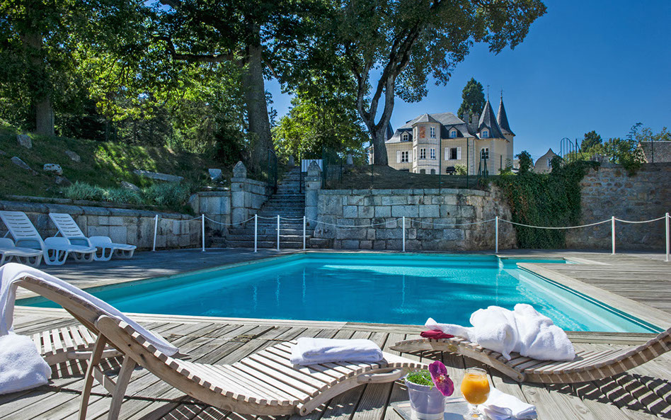 Chateau d Orfeuillette zwembad hotel Lozere
