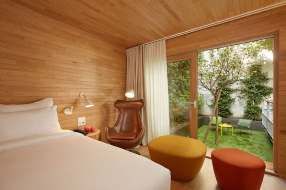 romantisch hotel boomhut Parijs centrum designmeubels