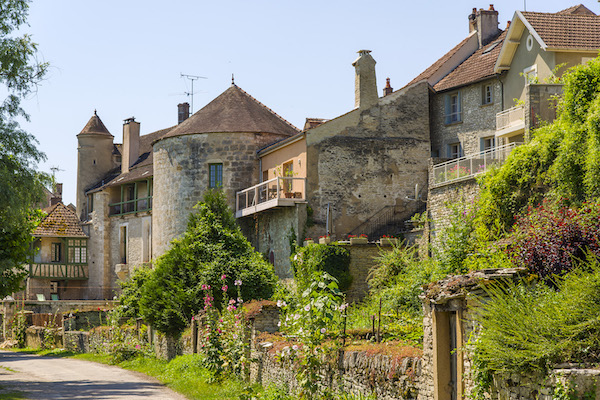 Dorp Noyers sur Serein in de Bourgogne