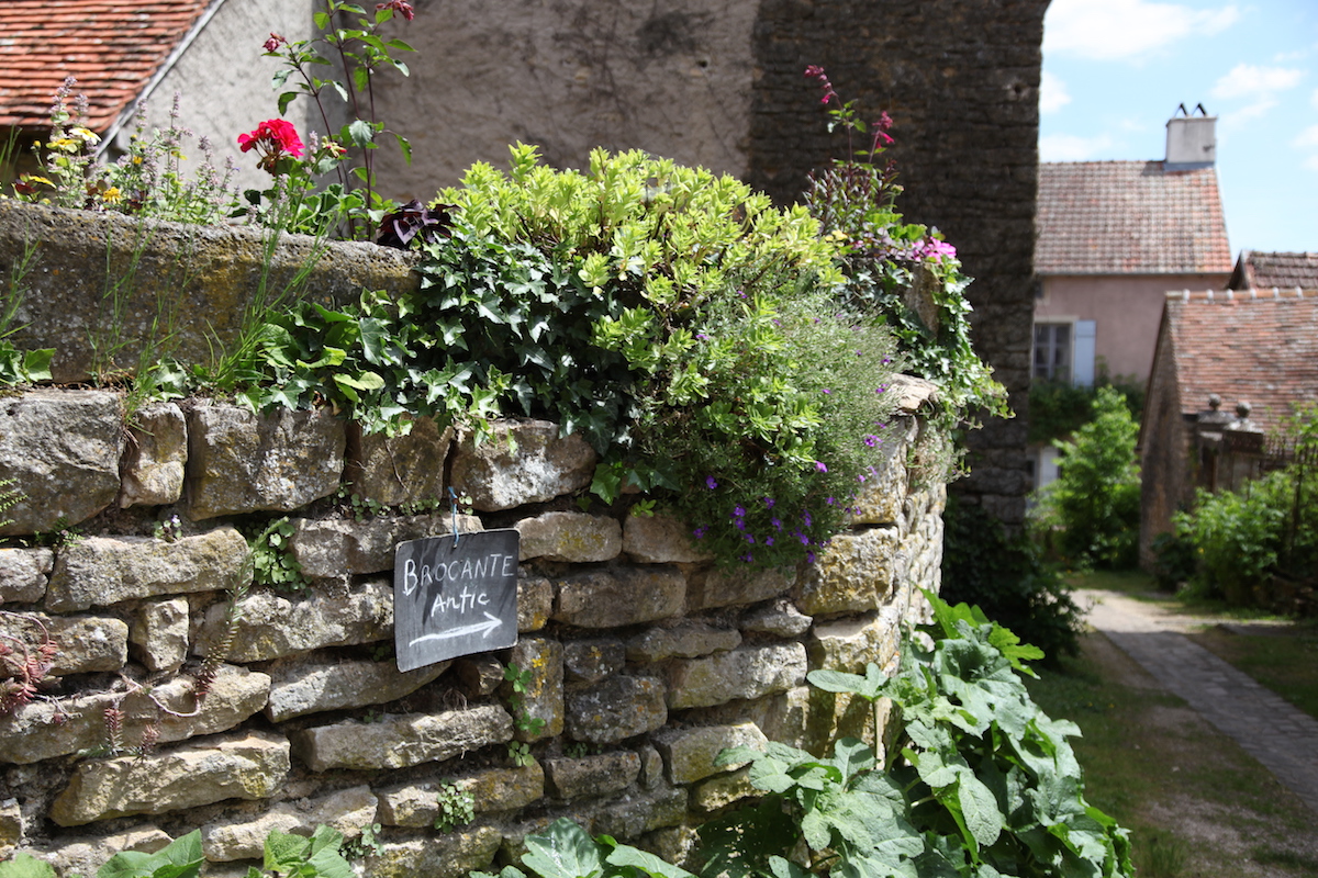 Chateauneuf Bourgogne prachtig dorpje met kasteel
