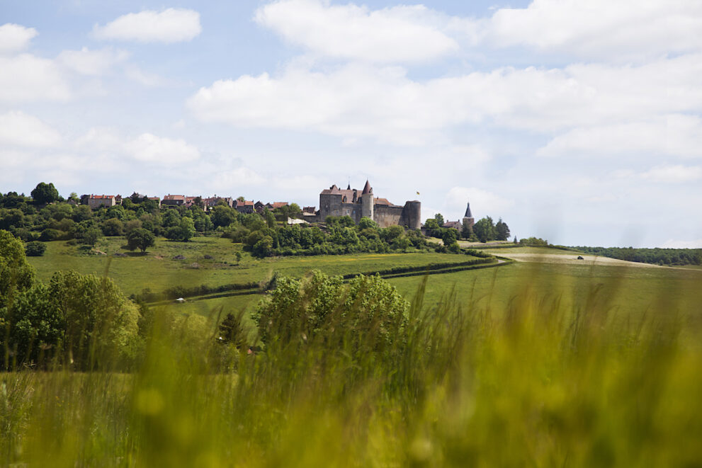 Chateauneuf Bourgogne prachtig dorpje met kasteel