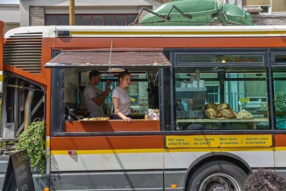 Mega-foodtruck bij Ground Control in Parijs