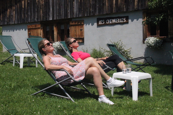 Josee en Carole op vakantie in Les Portes du Soleil