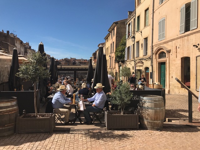 Aix en Provence zonnig terras binnenstad CC/Josee