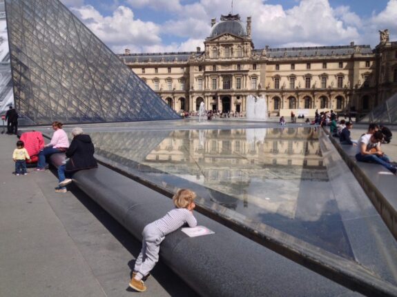Louvre Paris mit Kindern