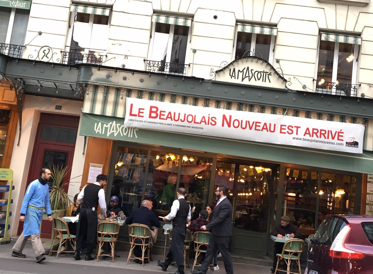 beaujolais nouveau café Parijs