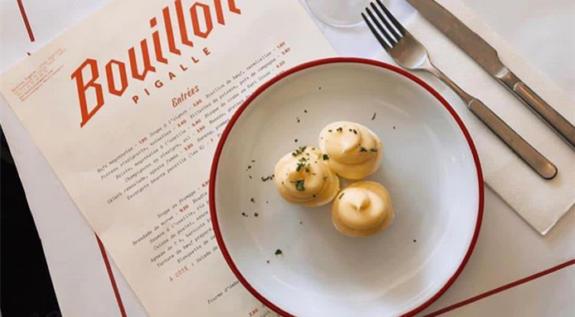 oeuf mayonnaise bistrogerecht Parijs