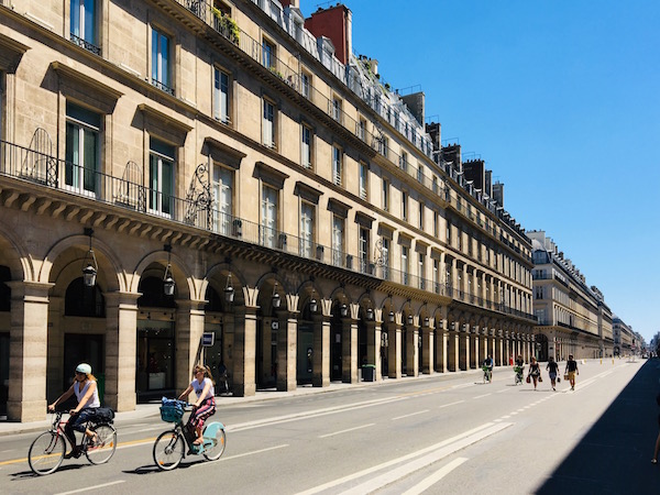 Rue de Rivoli zonder auto's Parijs post-corona
