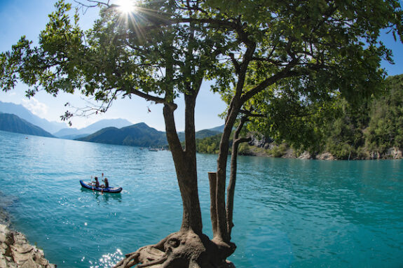Lac-de-Serre-Ponco Provence