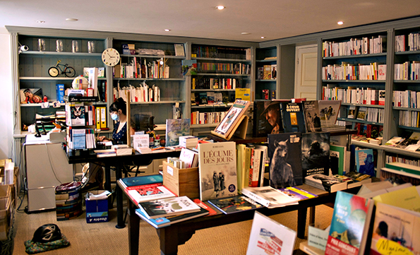 Franse boekwinkel op Amsterdamse gracht