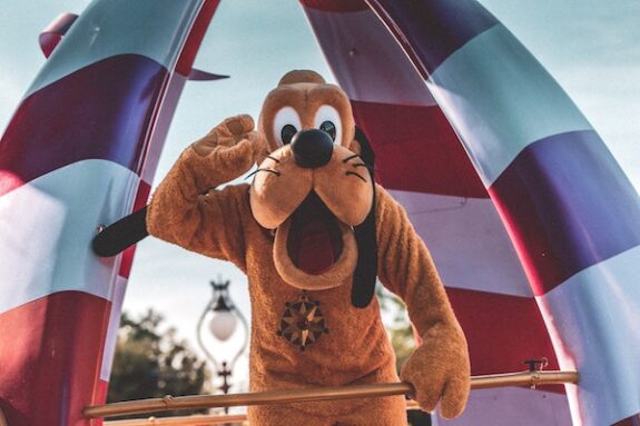 disneyland-apris-pexels-craig-adderley.