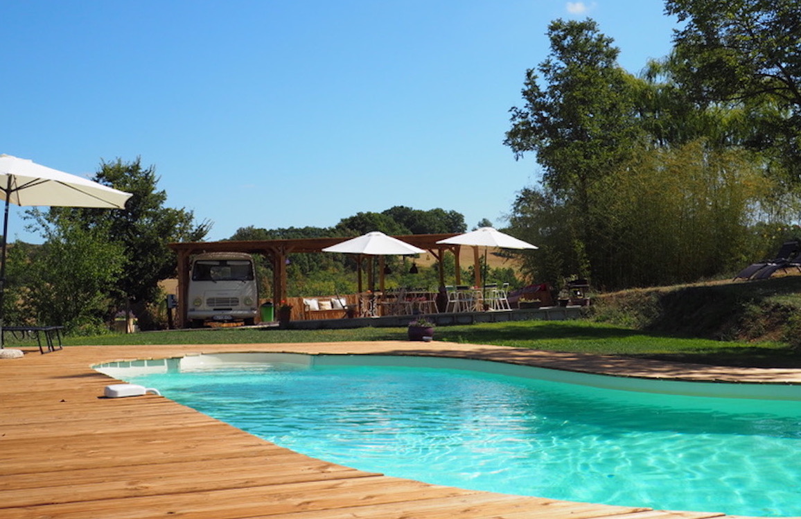 domaine-de-cammazet-zwembad-parasol