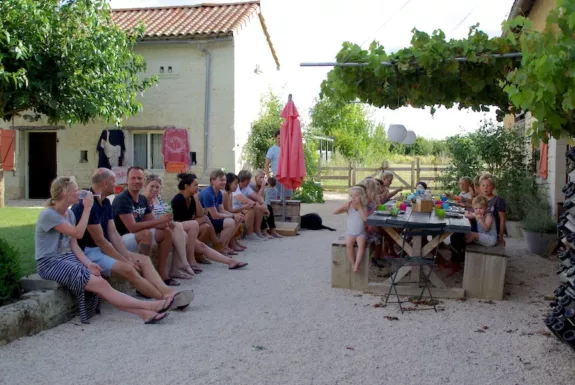 kinderdiner table d'hôtes apéro van de ouders