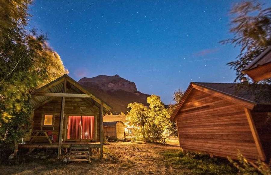 sterren kijken op de camping in de bergen huttopia vallouise
