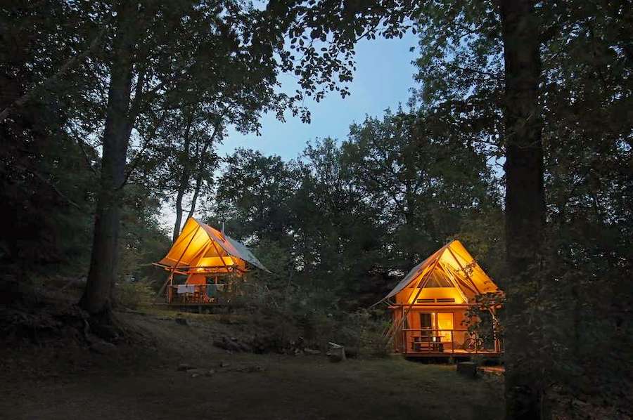 kamperen in een bos in de Elzas bij Huttopia