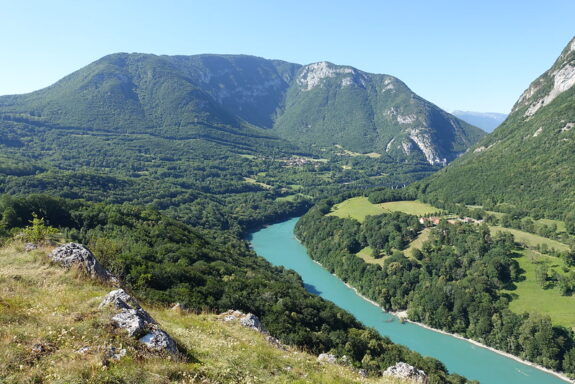 Grand-cret-d-eau-Rocher-de-Leaz
