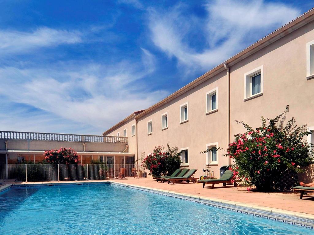 Ibis hotel Route du Soleil Orange met zwembad