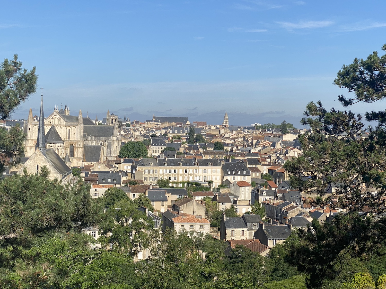 Poitiers-uitzicht-op-stad