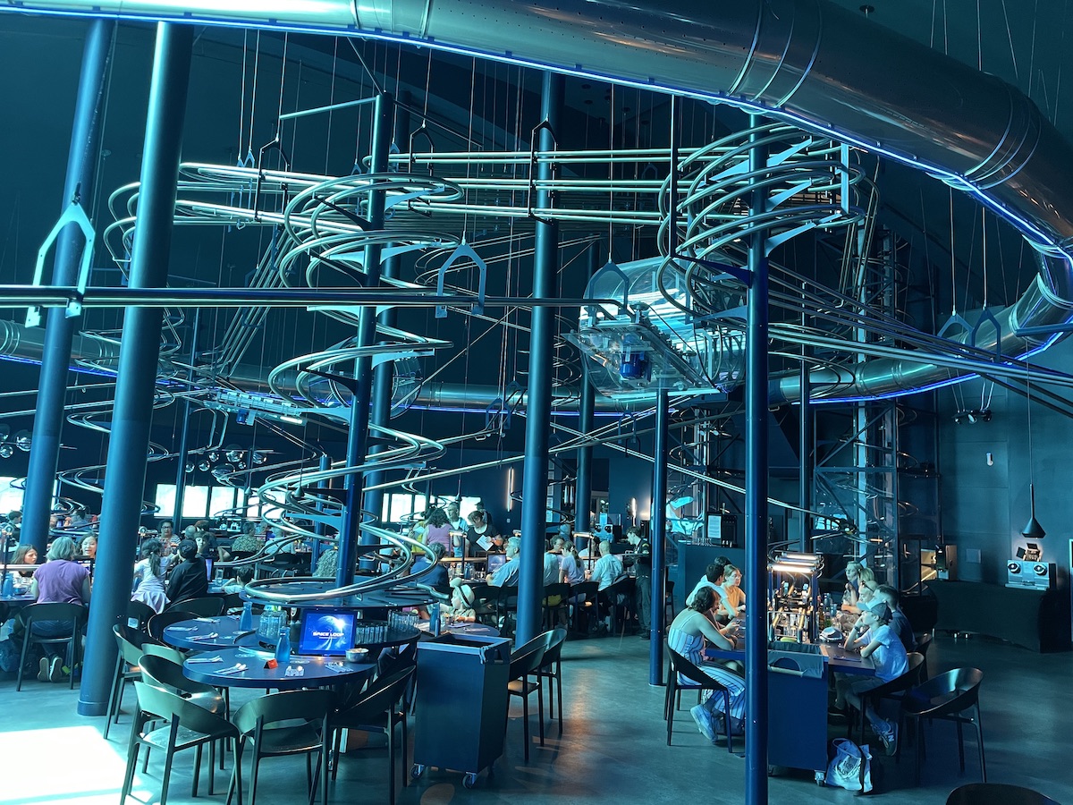 restaurant Space Loop Futuroscope