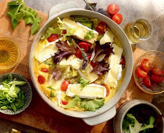 Franse ovenschotel met camembert, tomaat en broccoli