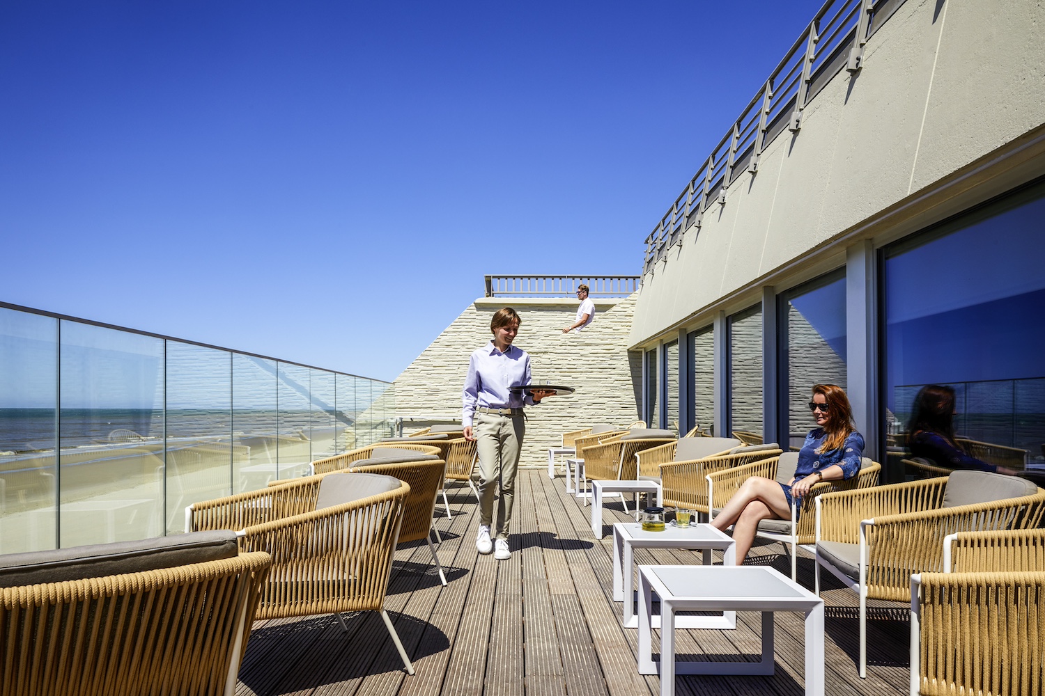 Hotel & Thalasso Le Touquet Novotel bar op het strand