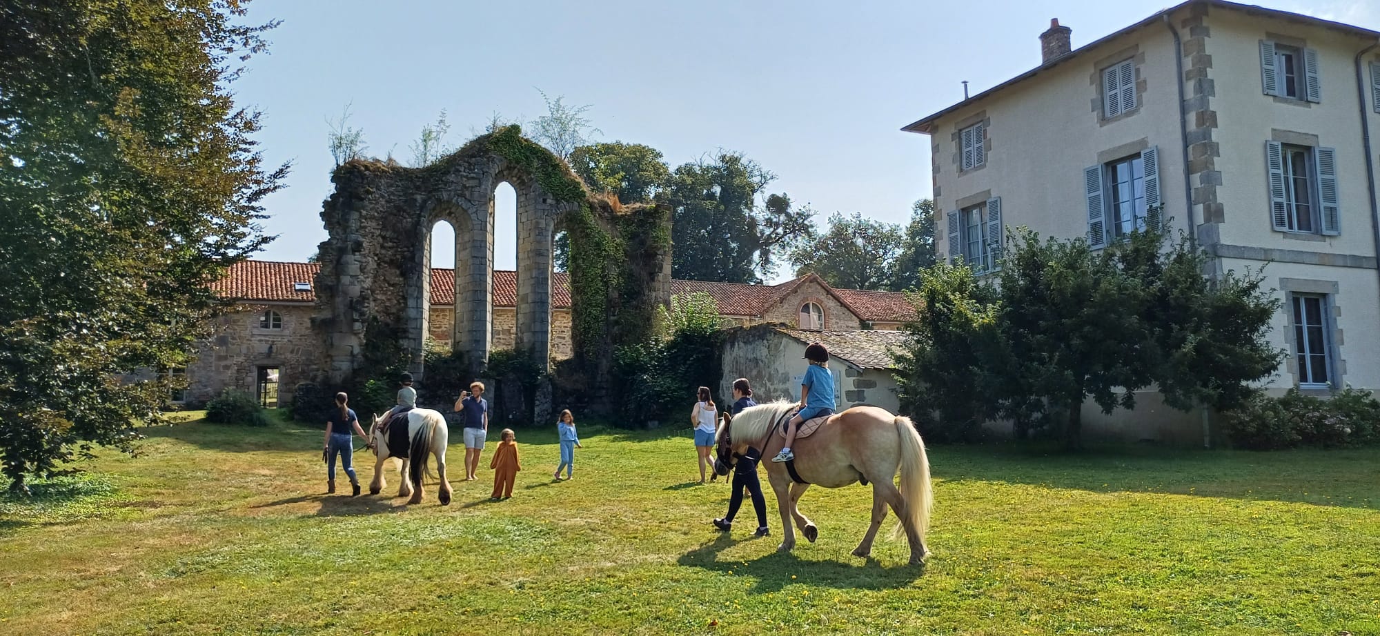 vakantie met kinderen gezinnen Abbaye du Palais