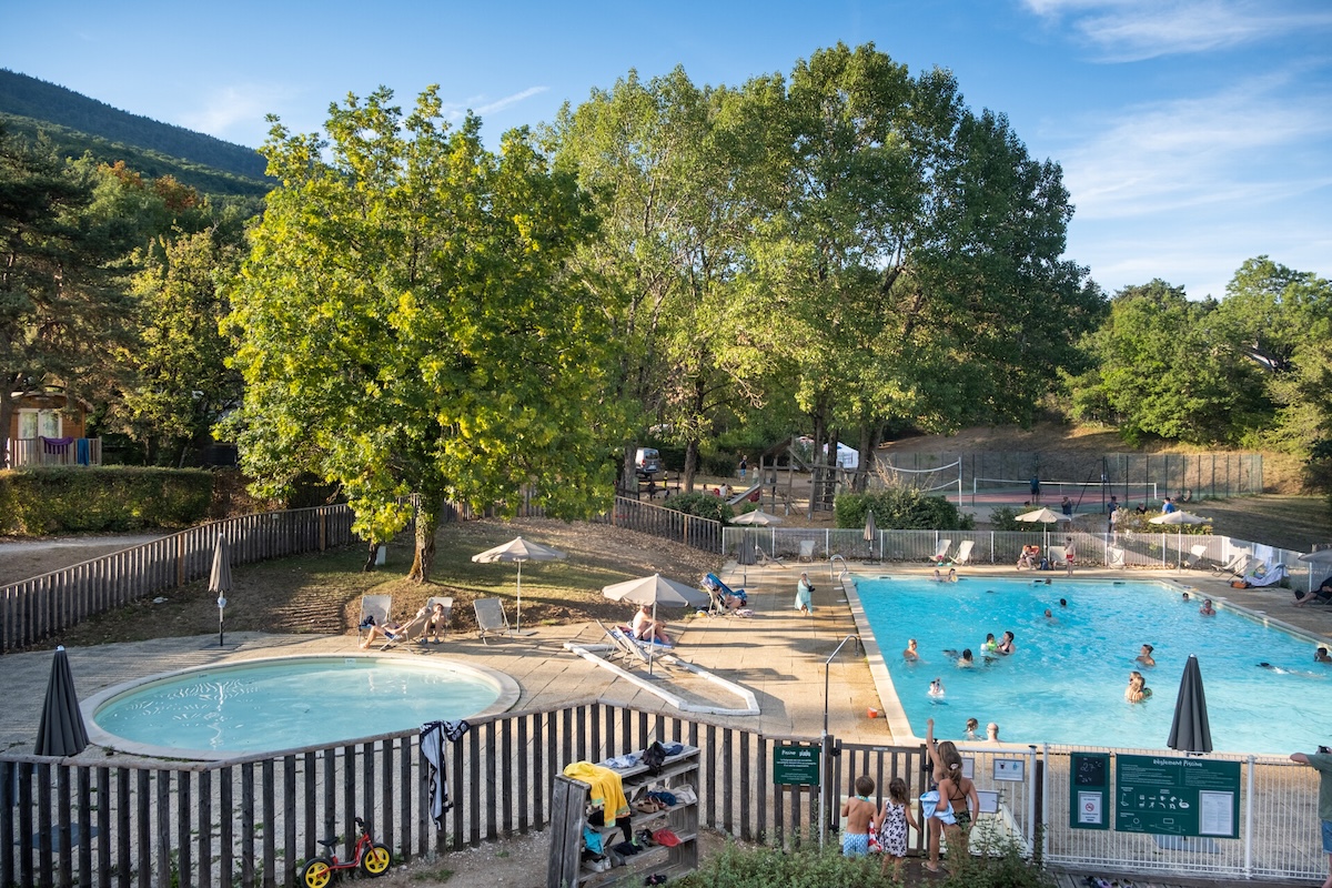 Huttopia Dvonne camping bij meer van Genève
