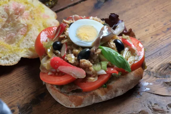 Pan bagnat