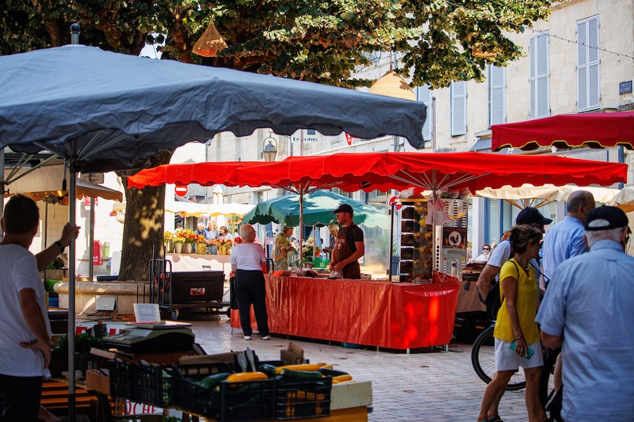 markt van Périgueux in de Dordogne
