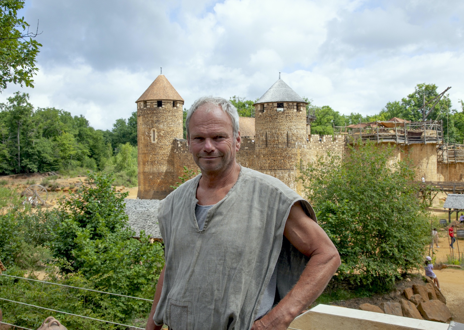 Nederlandse gids bij kasteel Guedelon
