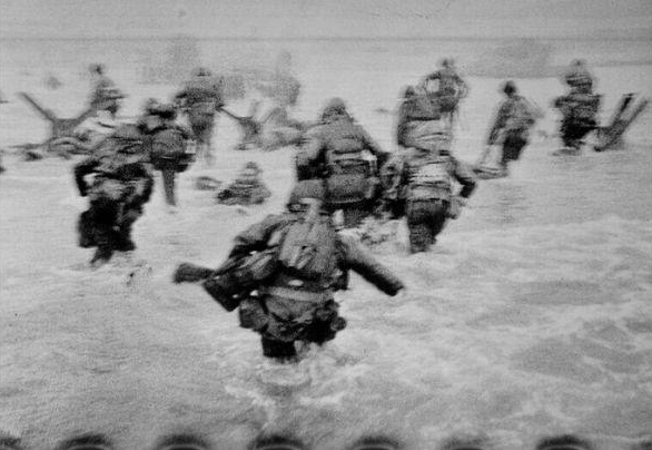 Robert Capa expositie in Parijs zomer 2026