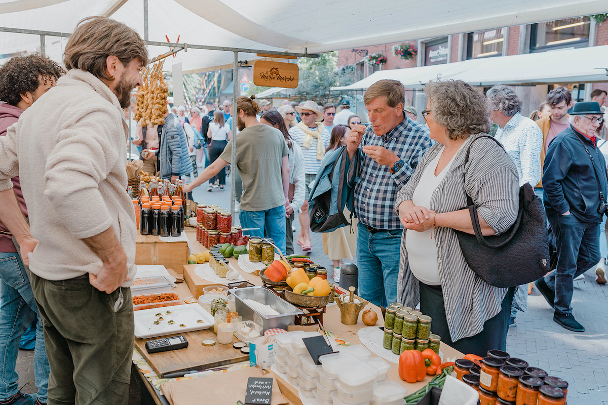 Le Marie Marché Franse markt in Den Haag