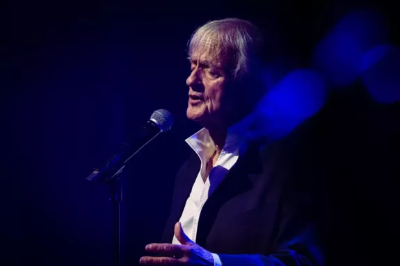 Dave zanger komt naar Carré