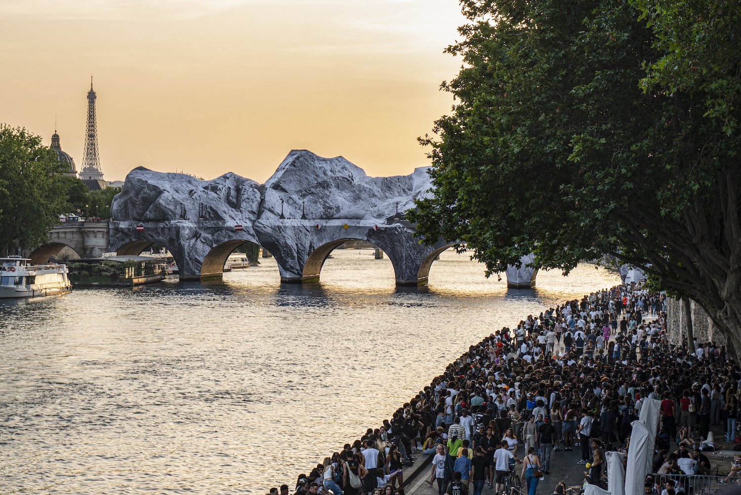 La Caverne du Pont-Neuf in Parijs